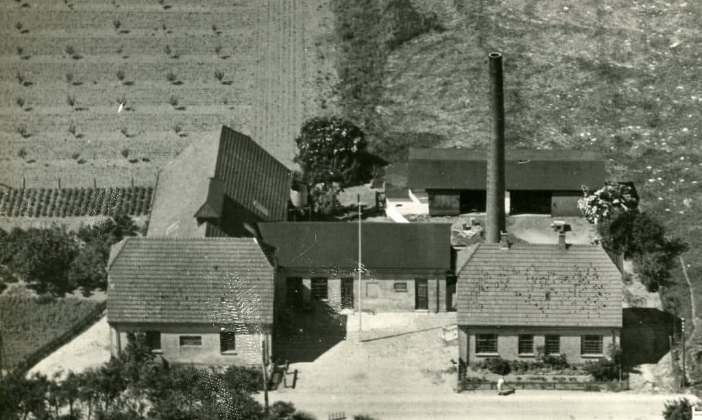 Luftfoto af Femø Mejeri 1950